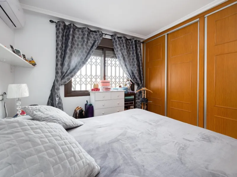 Cozy 2 Bed Apartments in Torrevieja with parking and communal pool