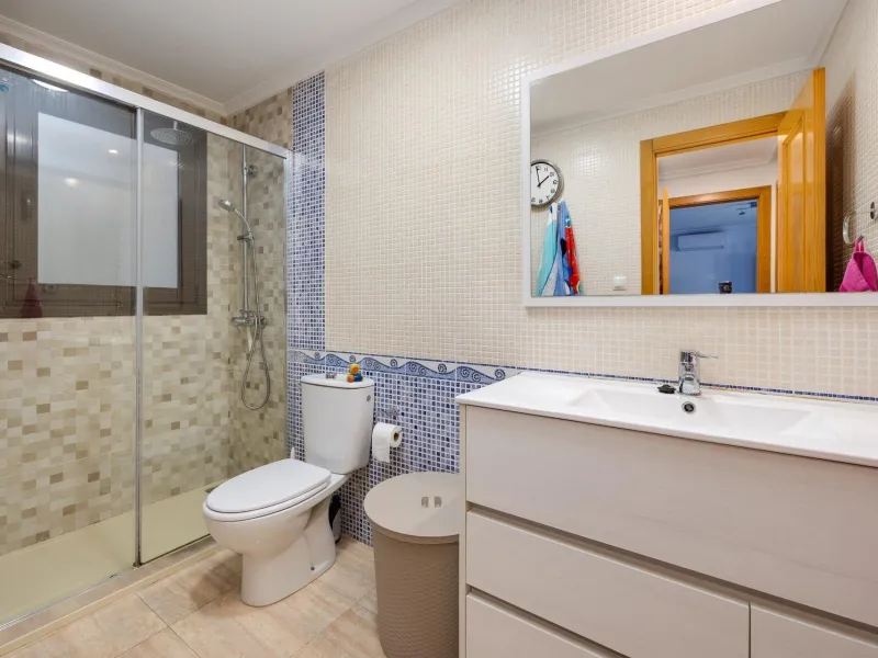Cozy 2 Bed Apartments in Torrevieja with parking and communal pool