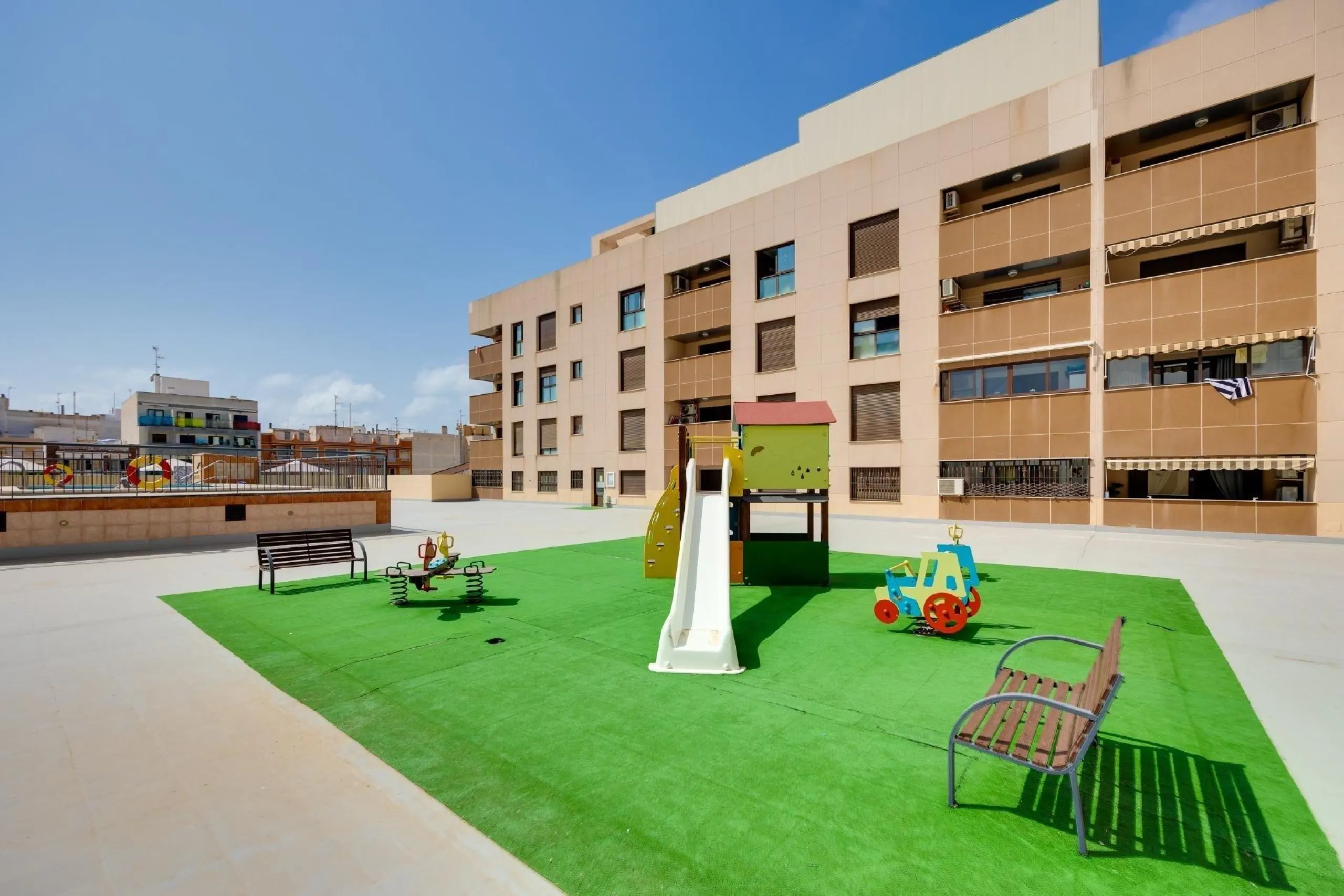 Cozy 2 Bed Apartments in Torrevieja with parking and communal pool