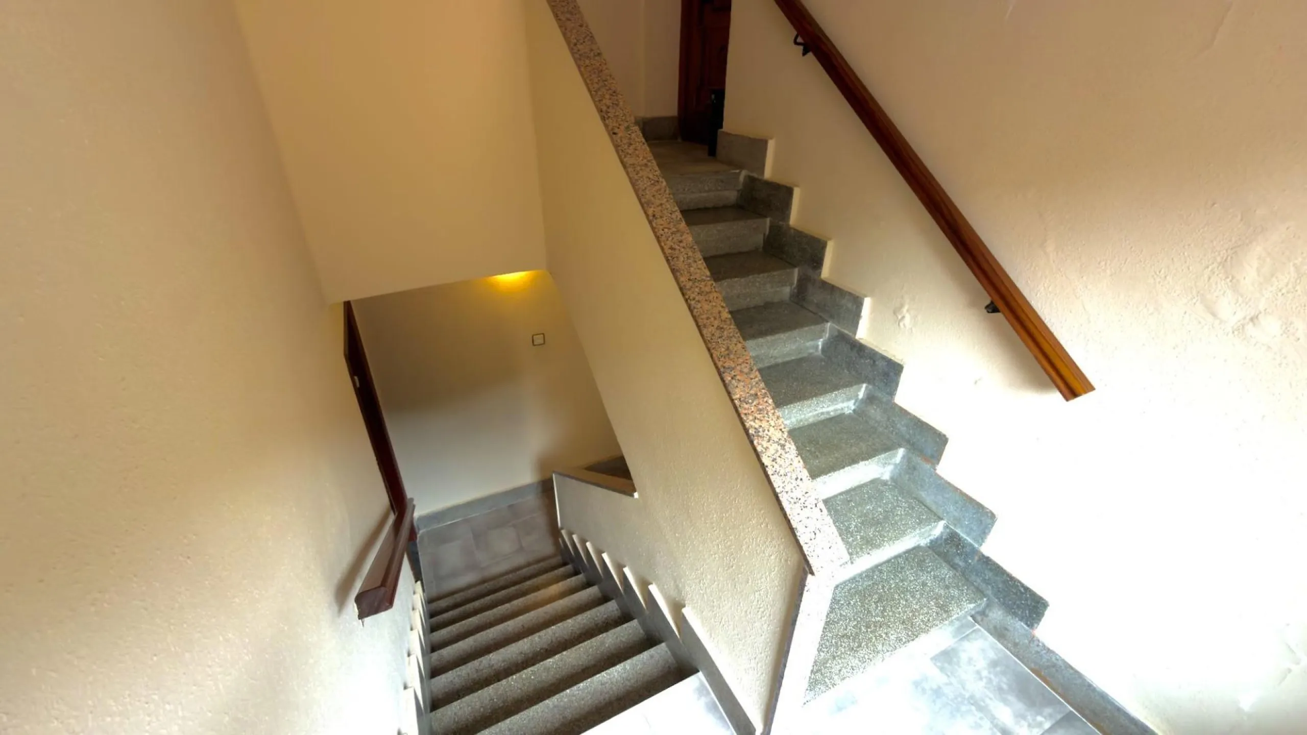 Piso luminoso de 2 dormitorios en Rioturbio (Mieres) – Ideal para entrar a vivir o invertir