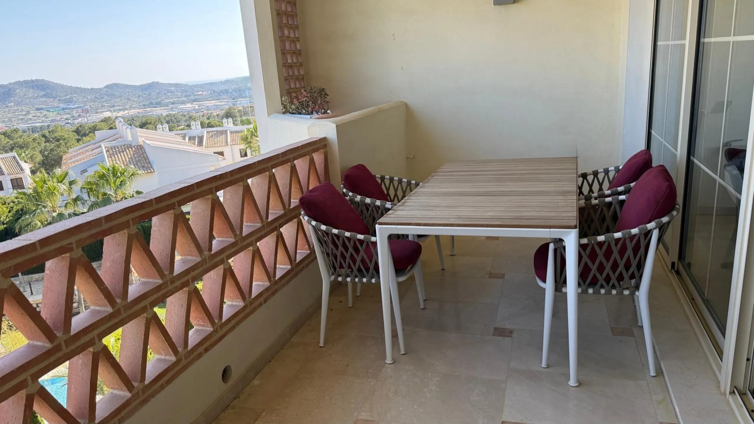 Impresionante Dúplex con Vistas Panorámicas al Mar en Bahía Golf, Finestrat