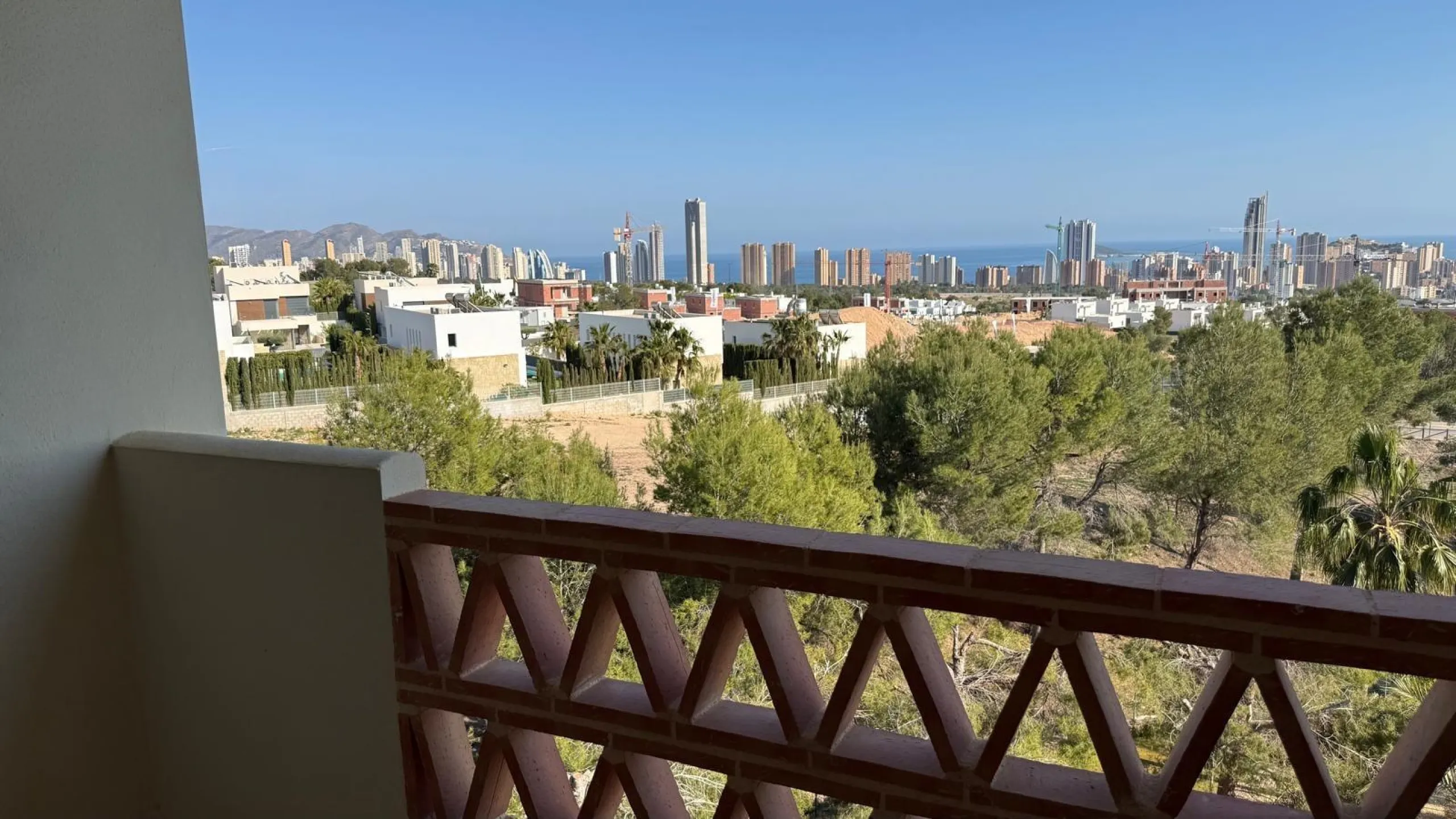 Impresionante Dúplex con Vistas Panorámicas al Mar en Bahía Golf, Finestrat