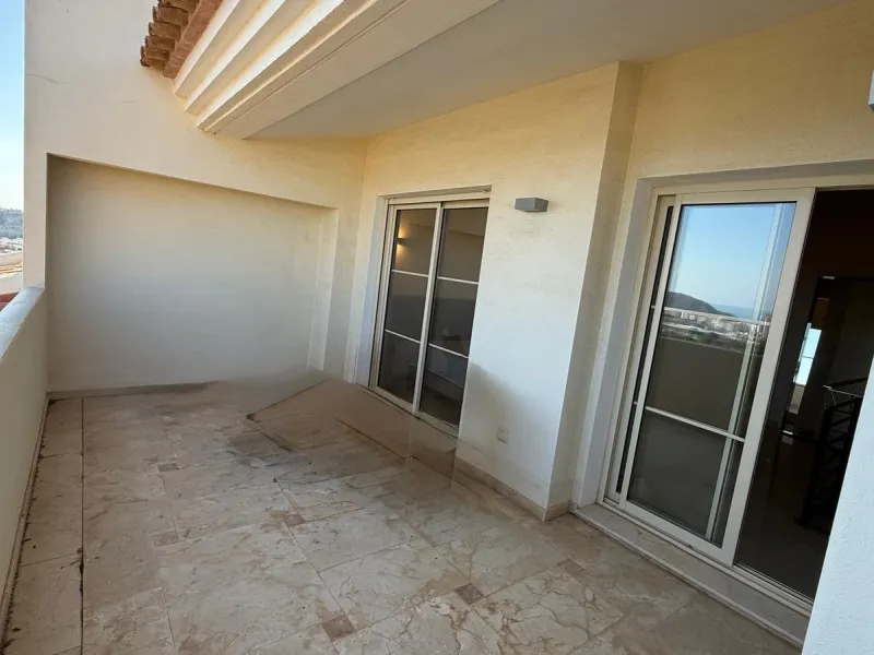 Impresionante Dúplex con Vistas Panorámicas al Mar en Bahía Golf, Finestrat