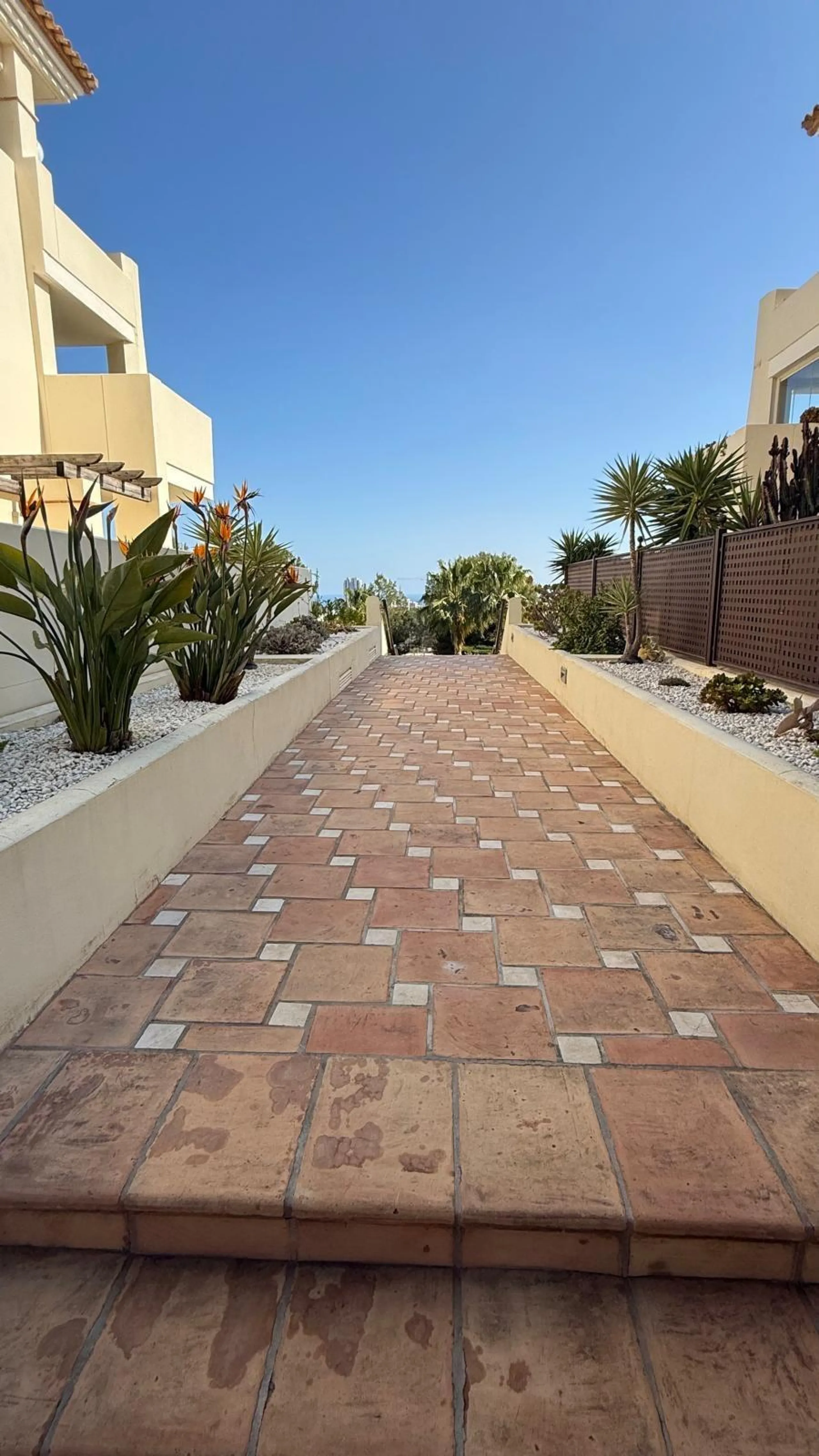 Impresionante Dúplex con Vistas Panorámicas al Mar en Bahía Golf, Finestrat