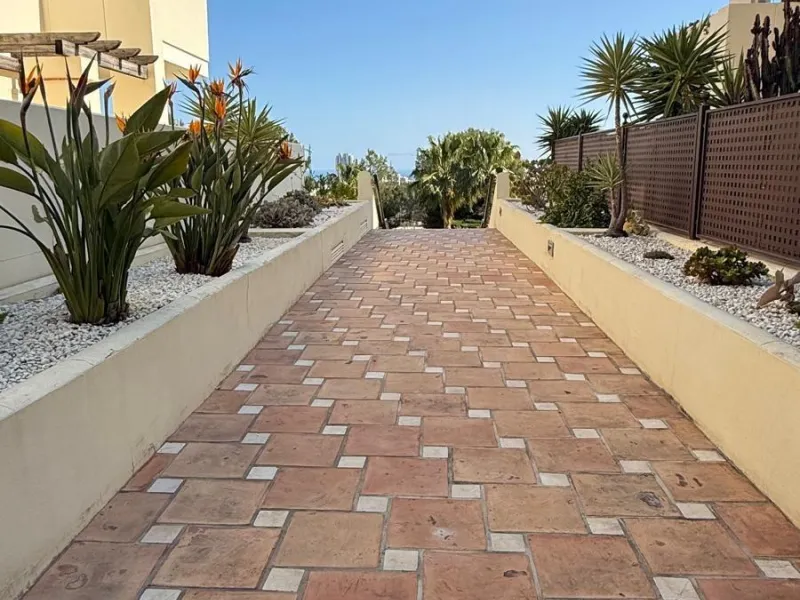 Impresionante Dúplex con Vistas Panorámicas al Mar en Bahía Golf, Finestrat