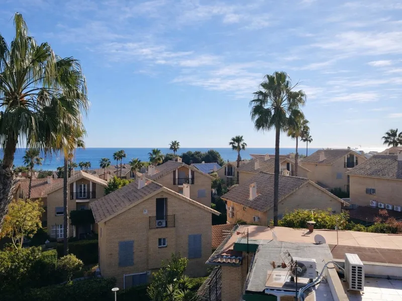 Chalet adosado en venta en Calle del Albatros - San Juan Playa (Cabo Huertas) 4 habitaciones