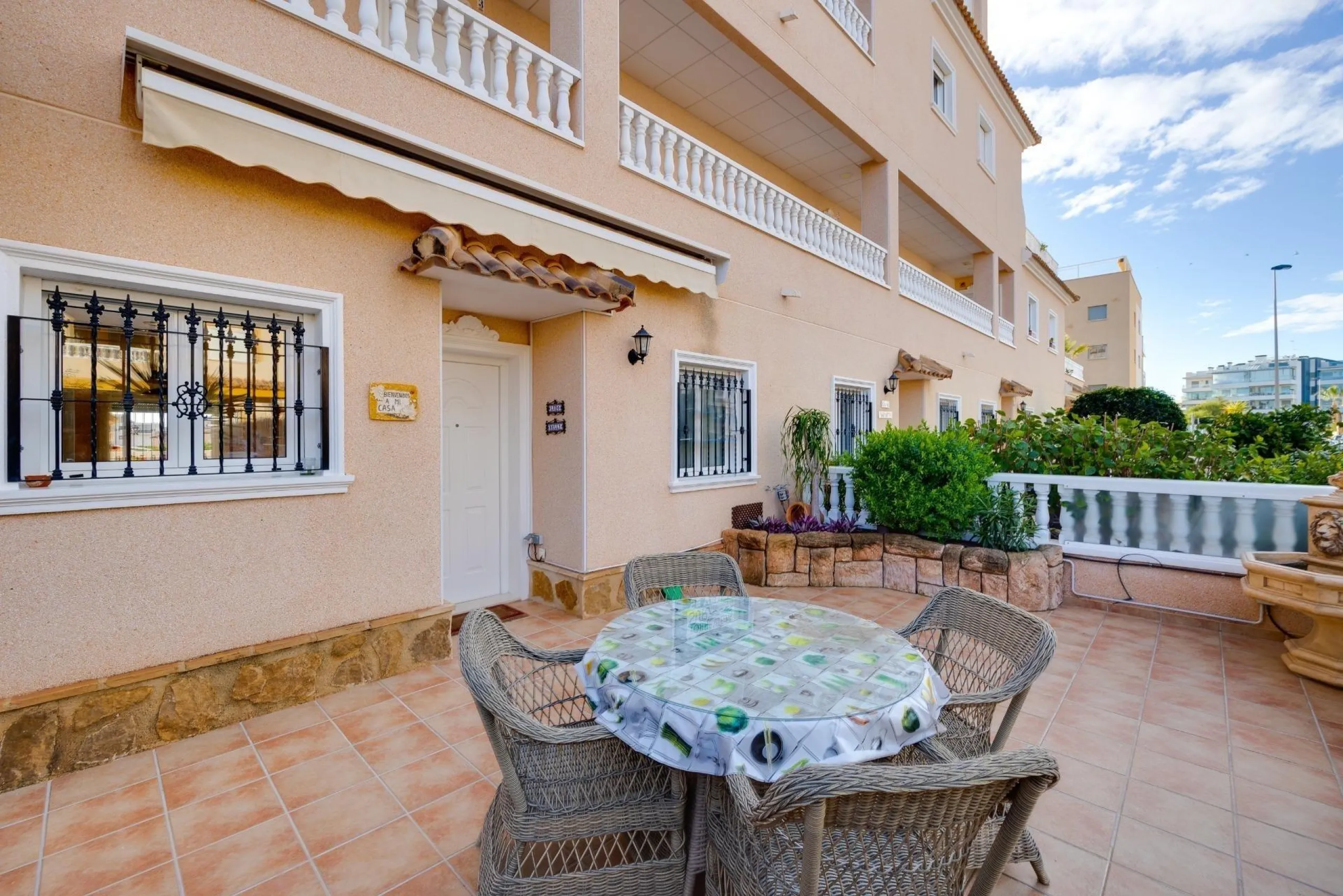 STUNNING GROUND FLOOR APARTMENT IN VISTA AZUL XII