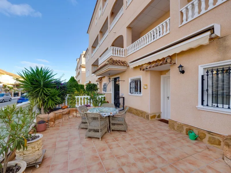STUNNING GROUND FLOOR APARTMENT IN VISTA AZUL XII
