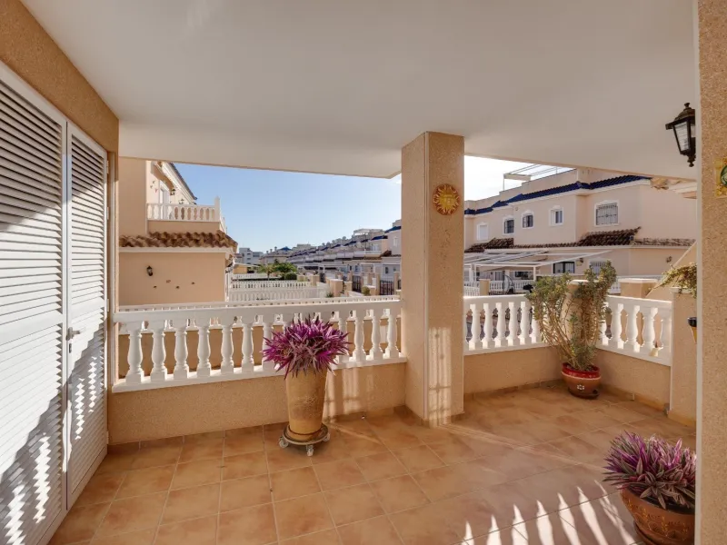 STUNNING GROUND FLOOR APARTMENT IN VISTA AZUL XII