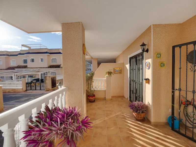 STUNNING GROUND FLOOR APARTMENT IN VISTA AZUL XII