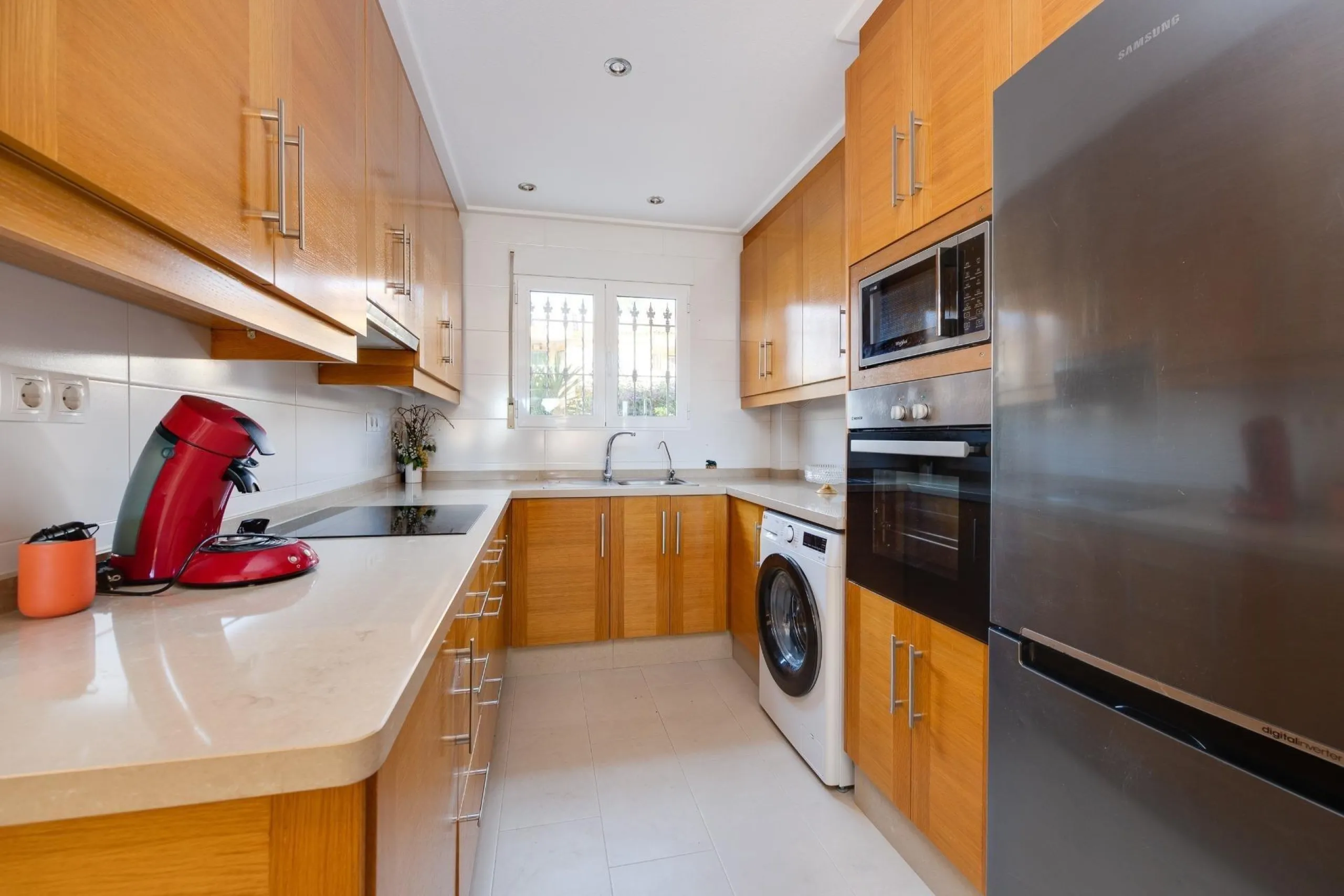 STUNNING GROUND FLOOR APARTMENT IN VISTA AZUL XII