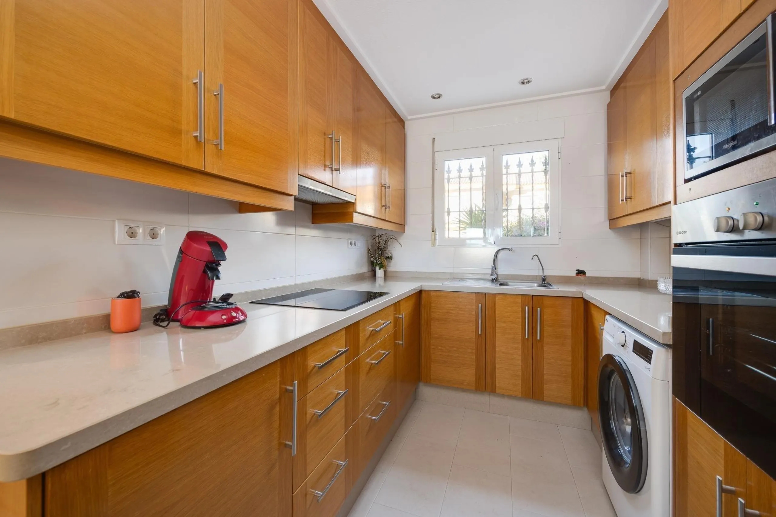 STUNNING GROUND FLOOR APARTMENT IN VISTA AZUL XII