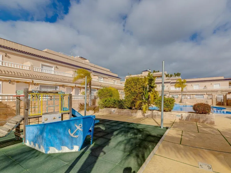 STUNNING GROUND FLOOR APARTMENT IN VISTA AZUL XII