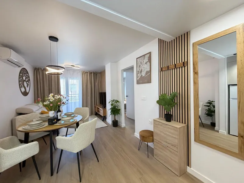 APARTAMENTO TOTALMENTE REFORMADO CON PISCINA EN NUEVA TORREVIEJA. 2 DORM. 1 BAÑO. CON SUPERFICIE DE 54 M2.