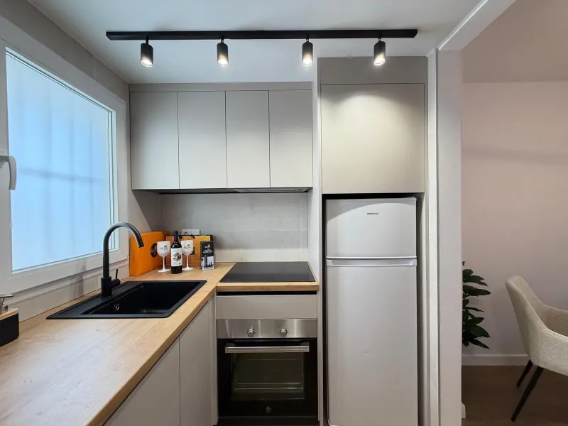 APARTAMENTO TOTALMENTE REFORMADO CON PISCINA EN NUEVA TORREVIEJA. 2 DORM. 1 BAÑO. CON SUPERFICIE DE 54 M2.