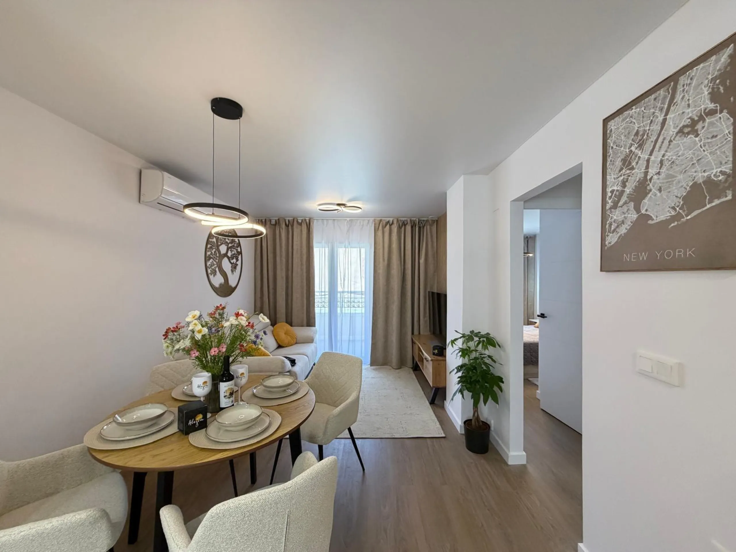 APARTAMENTO TOTALMENTE REFORMADO CON PISCINA EN NUEVA TORREVIEJA. 2 DORM. 1 BAÑO. CON SUPERFICIE DE 54 M2.