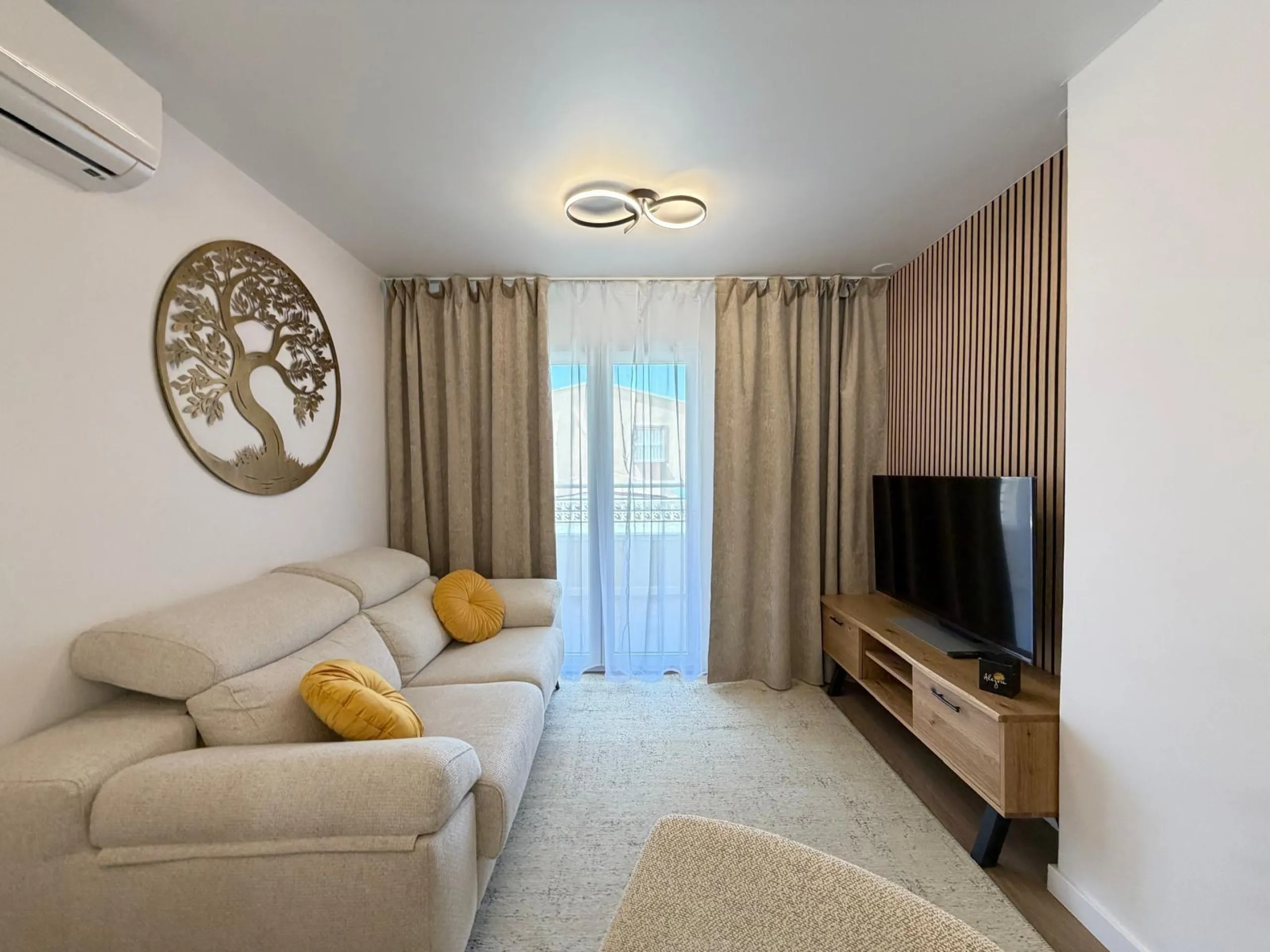 APARTAMENTO TOTALMENTE REFORMADO CON PISCINA EN NUEVA TORREVIEJA. 2 DORM. 1 BAÑO. CON SUPERFICIE DE 54 M2.