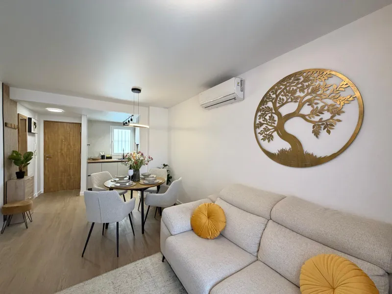 APARTAMENTO TOTALMENTE REFORMADO CON PISCINA EN NUEVA TORREVIEJA. 2 DORM. 1 BAÑO. CON SUPERFICIE DE 54 M2.