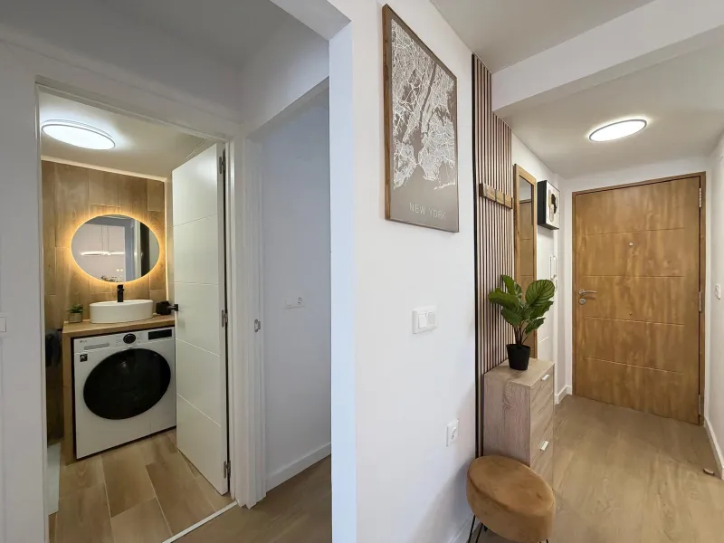 APARTAMENTO TOTALMENTE REFORMADO CON PISCINA EN NUEVA TORREVIEJA. 2 DORM. 1 BAÑO. CON SUPERFICIE DE 54 M2.