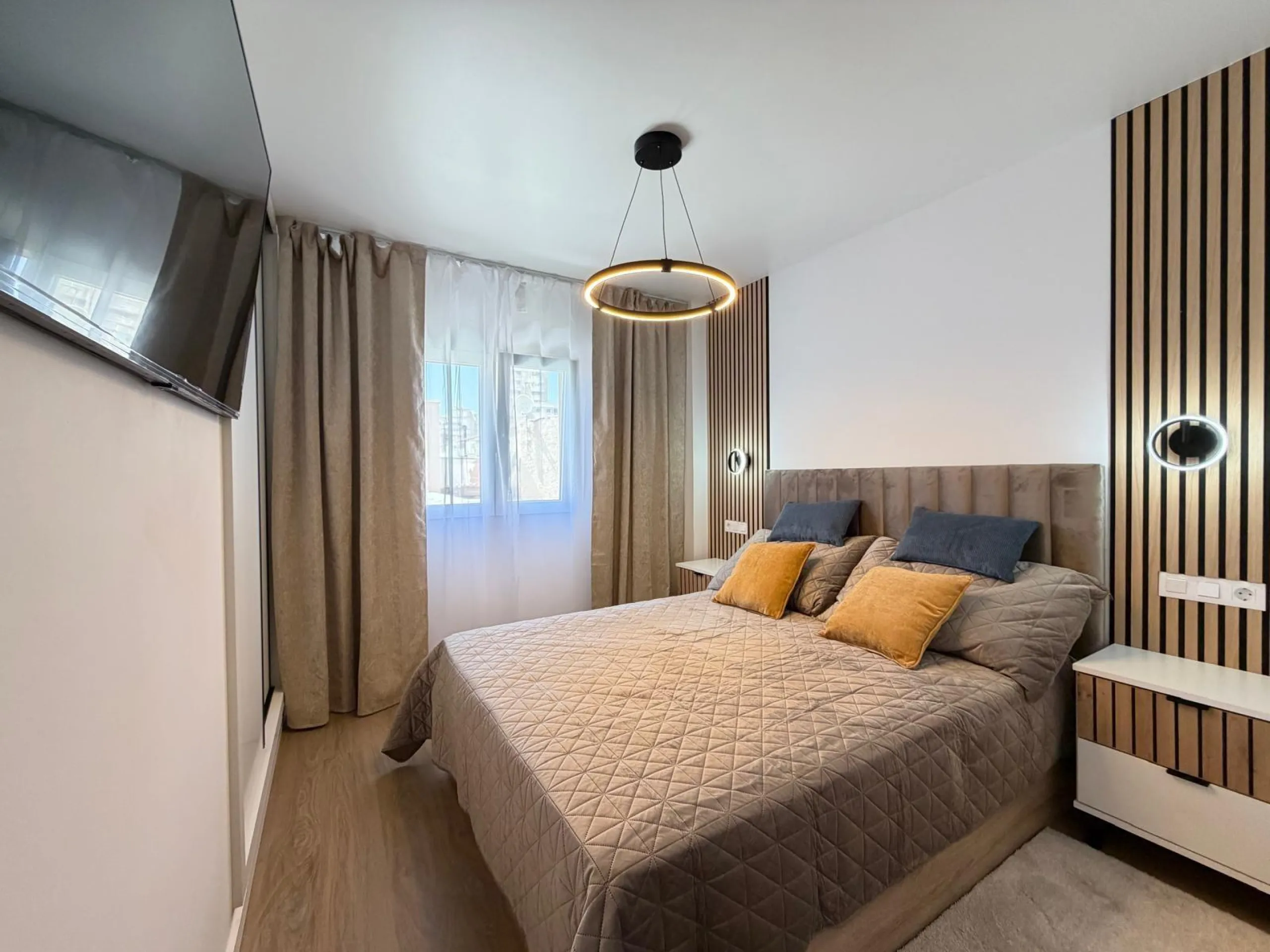 APARTAMENTO TOTALMENTE REFORMADO CON PISCINA EN NUEVA TORREVIEJA. 2 DORM. 1 BAÑO. CON SUPERFICIE DE 54 M2.