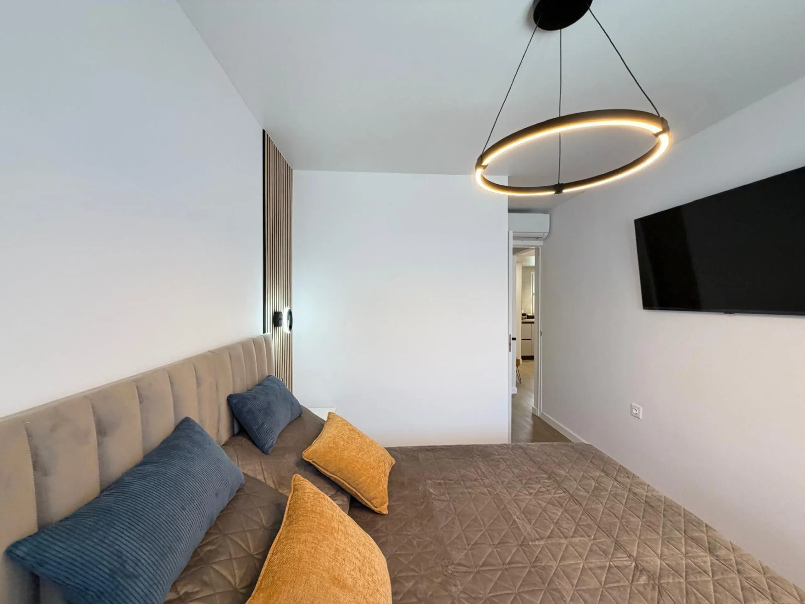APARTAMENTO TOTALMENTE REFORMADO CON PISCINA EN NUEVA TORREVIEJA. 2 DORM. 1 BAÑO. CON SUPERFICIE DE 54 M2.