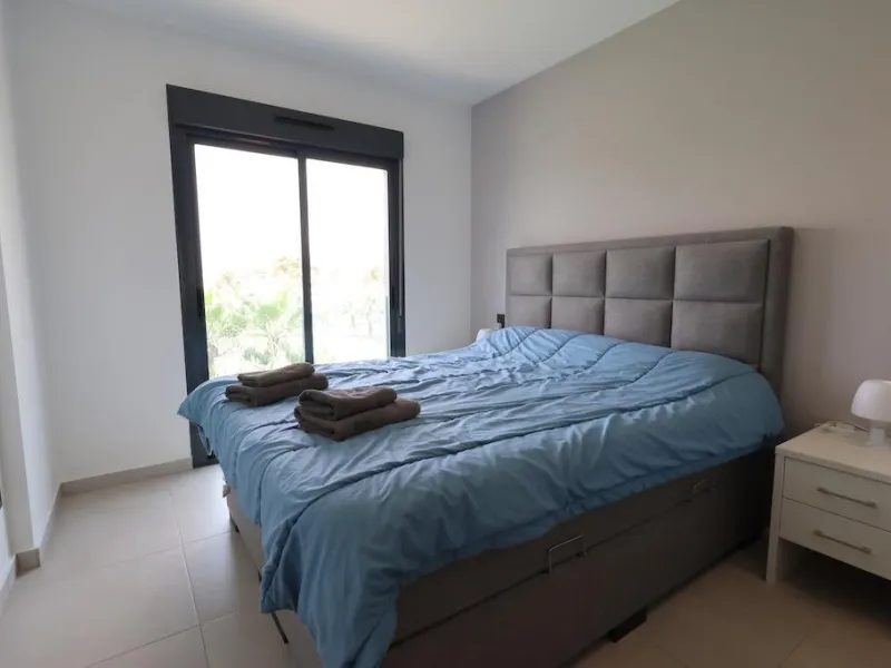 Пентхаус El Raso Oasis Beach XI.

Премиальное жилье на берегу моря. Современная новостройка с видом на океан. 3 спальни, 4 ванные комнаты, пентхаус с солярием и террасой площадью 150 м². Участок 800 м². Аэротермальная система, тёплый пол и другие премиальные технологии