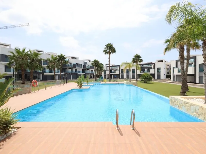 Пентхаус El Raso Oasis Beach XI.

Премиальное жилье на берегу моря. Современная новостройка с видом на океан. 3 спальни, 4 ванные комнаты, пентхаус с солярием и террасой площадью 150 м². Участок 800 м². Аэротермальная система, тёплый пол и другие премиальные технологии