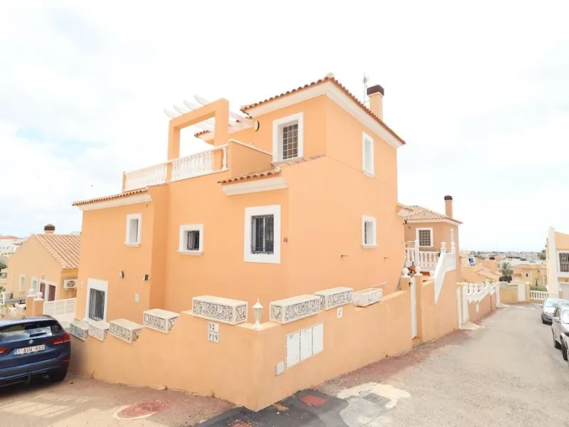 Detached villa in Blue Lagoon