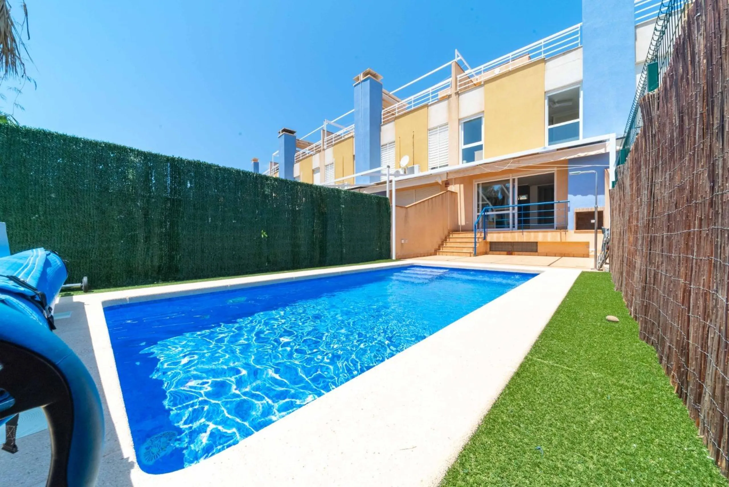 Aguamarina spacious property with a private pool and sea views, just 100 metres from the beach