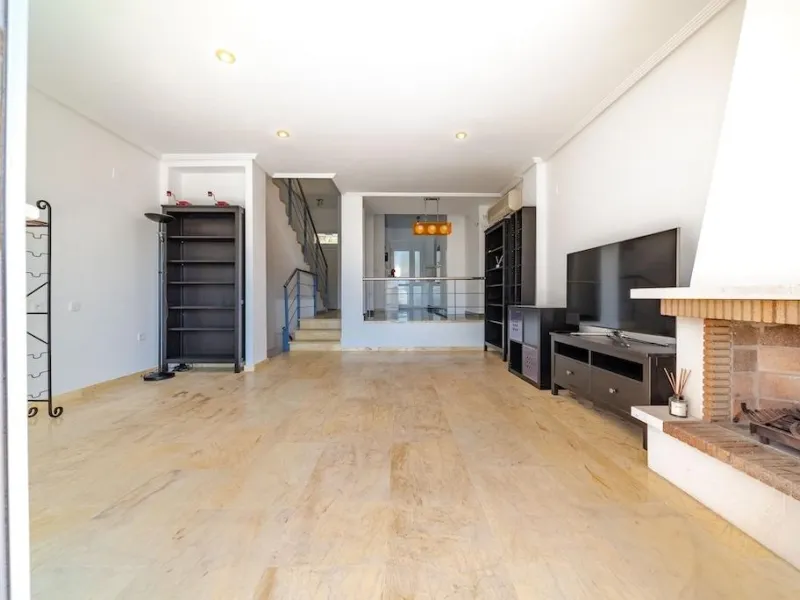 Aguamarina spacious property with a private pool and sea views, just 100 metres from the beach