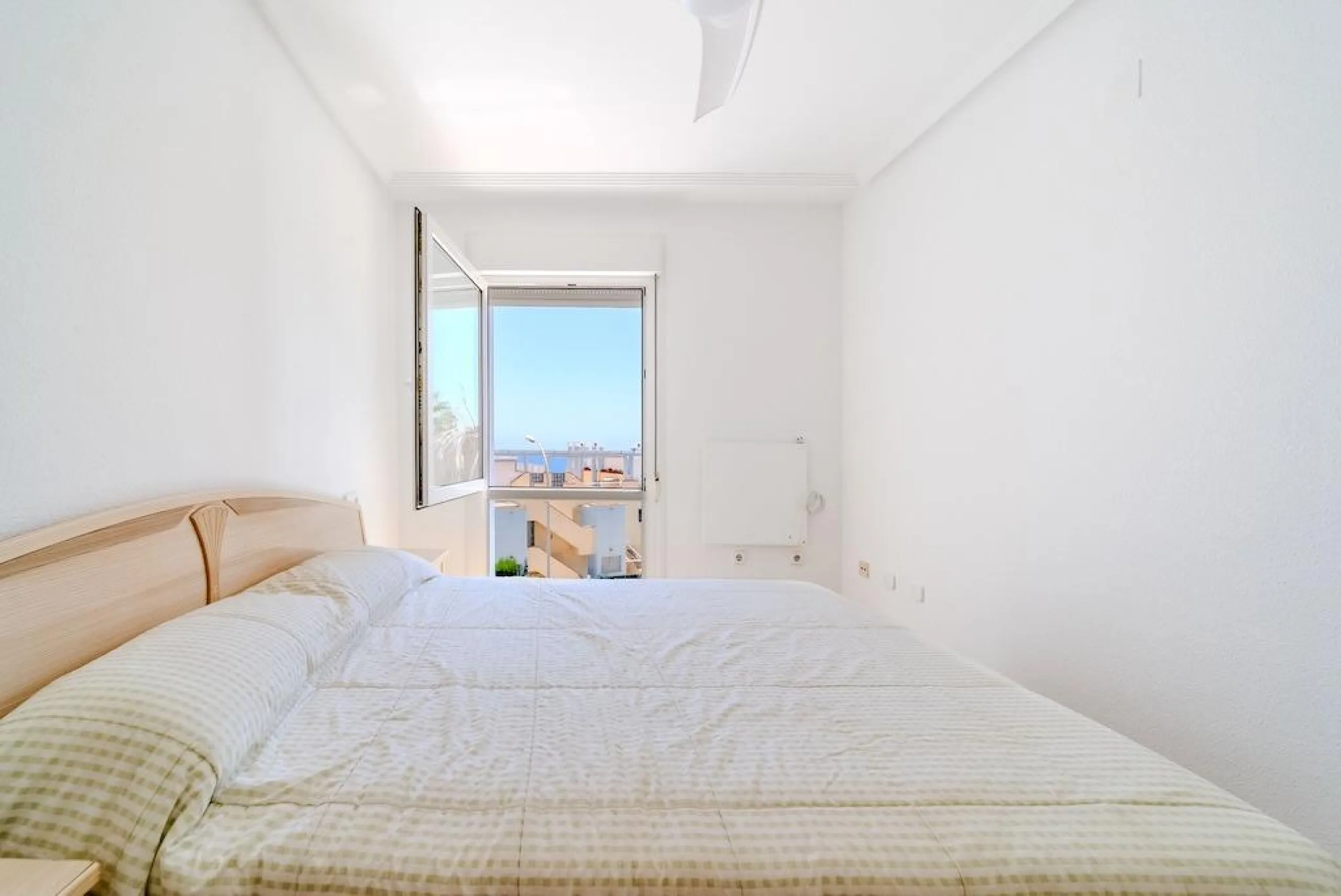 Aguamarina spacious property with a private pool and sea views, just 100 metres from the beach