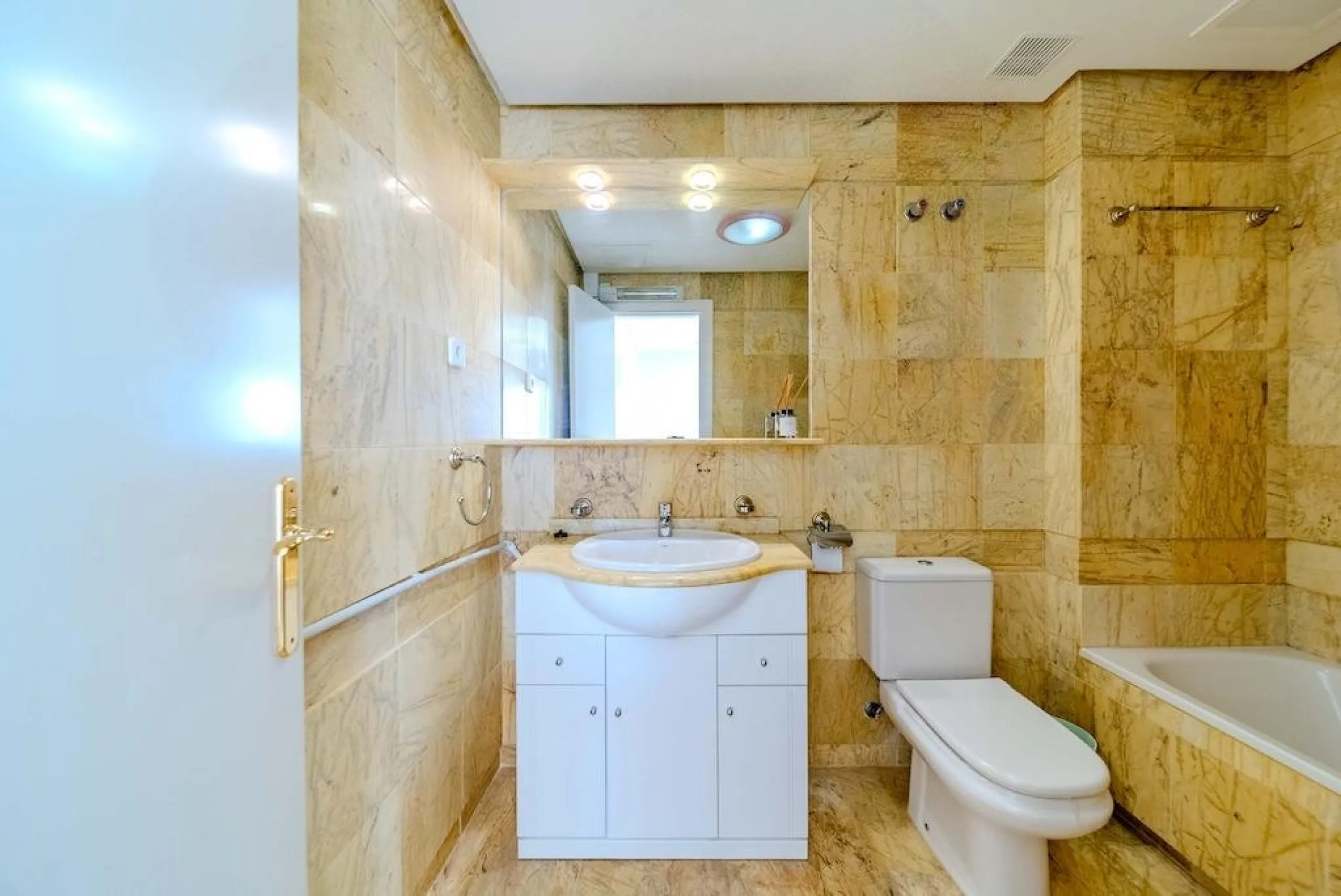 Aguamarina spacious property with a private pool and sea views, just 100 metres from the beach