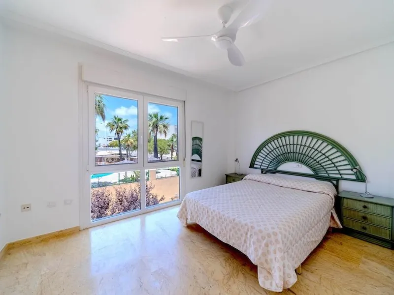 Aguamarina spacious property with a private pool and sea views, just 100 metres from the beach