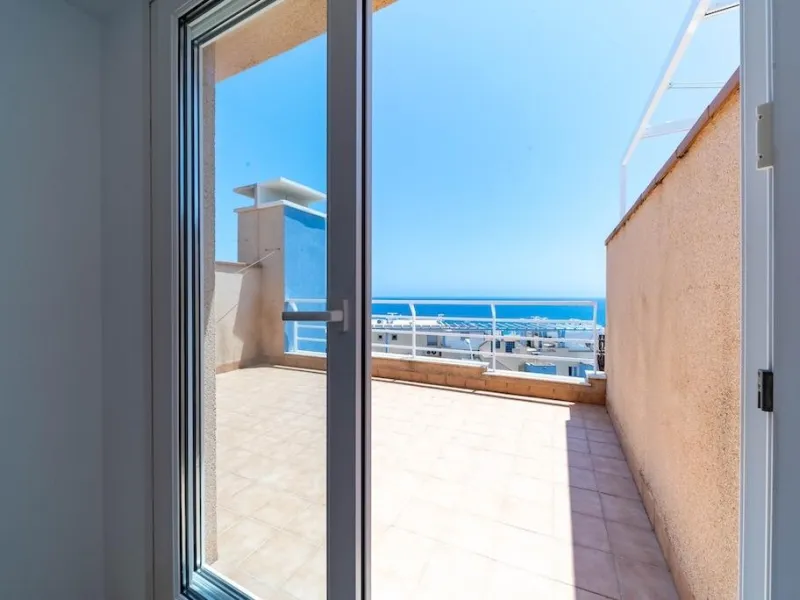 Aguamarina spacious property with a private pool and sea views, just 100 metres from the beach