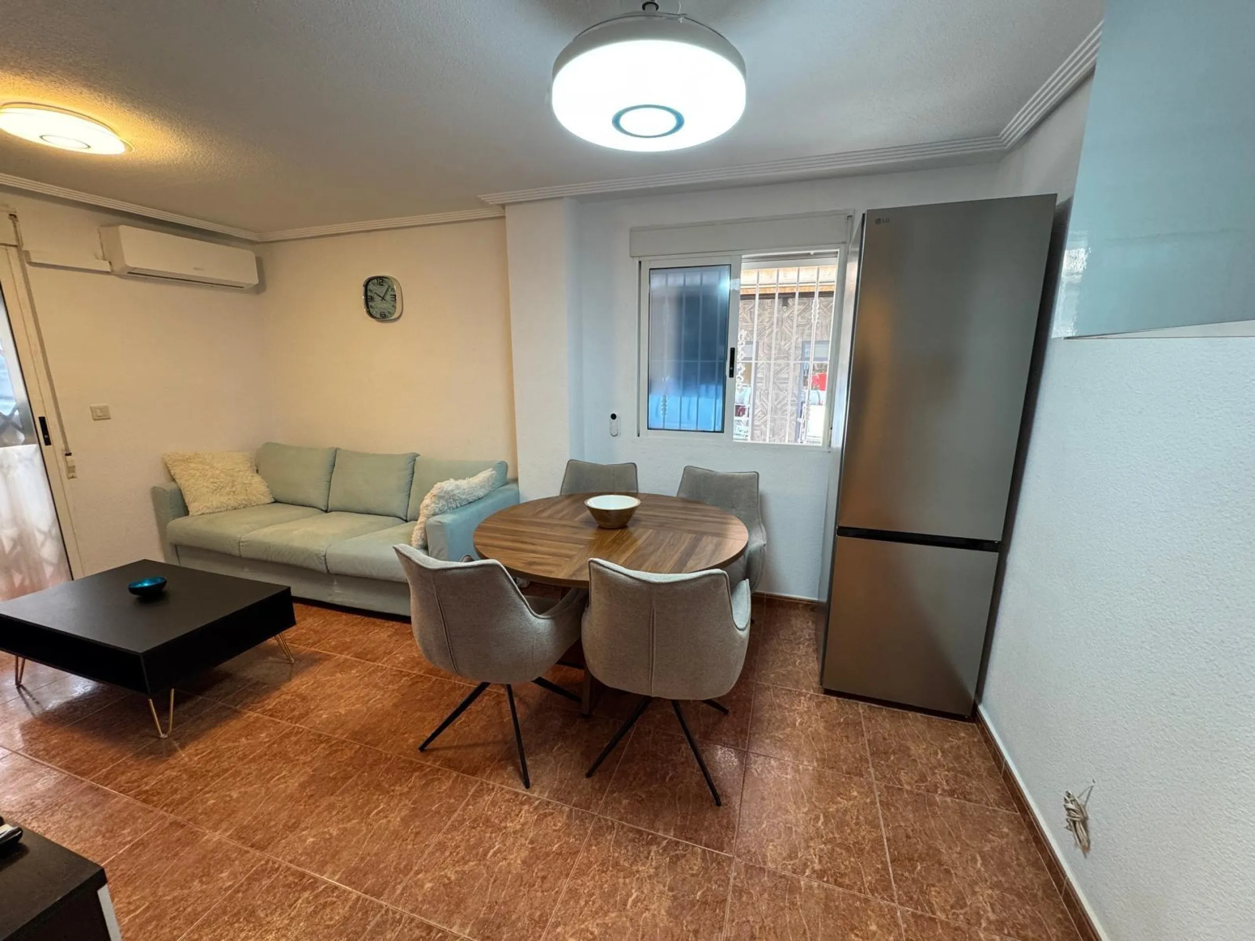 Moderno Apartamento Reformado en el Corazón de Torrevieja