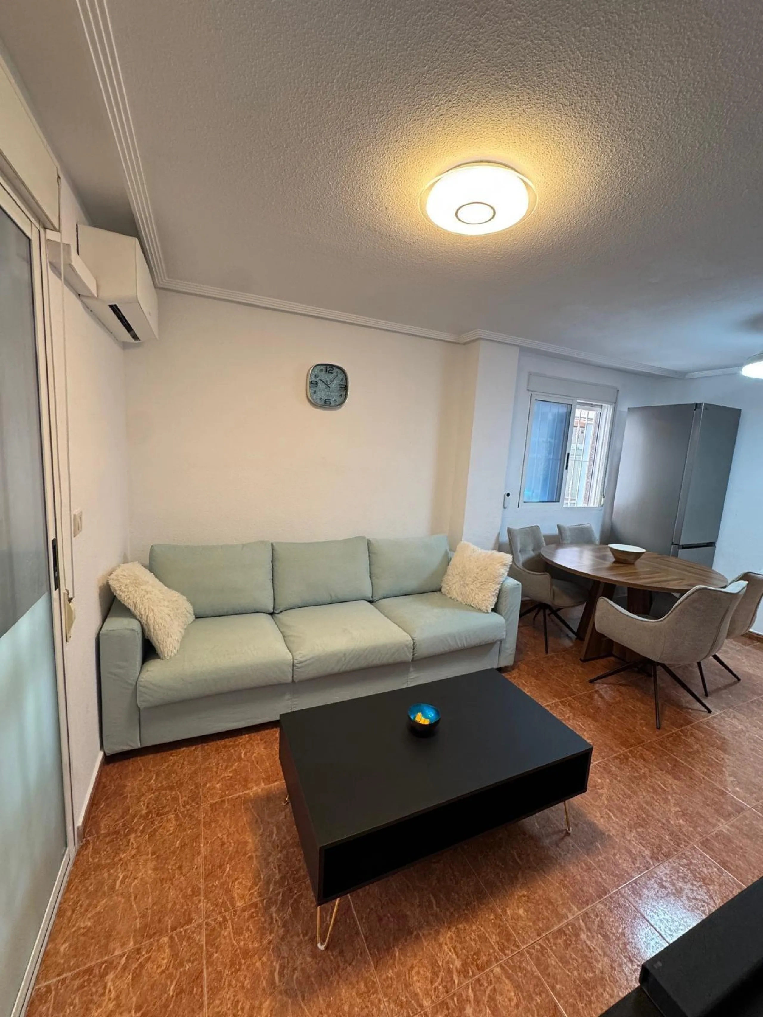 Moderno Apartamento Reformado en el Corazón de Torrevieja