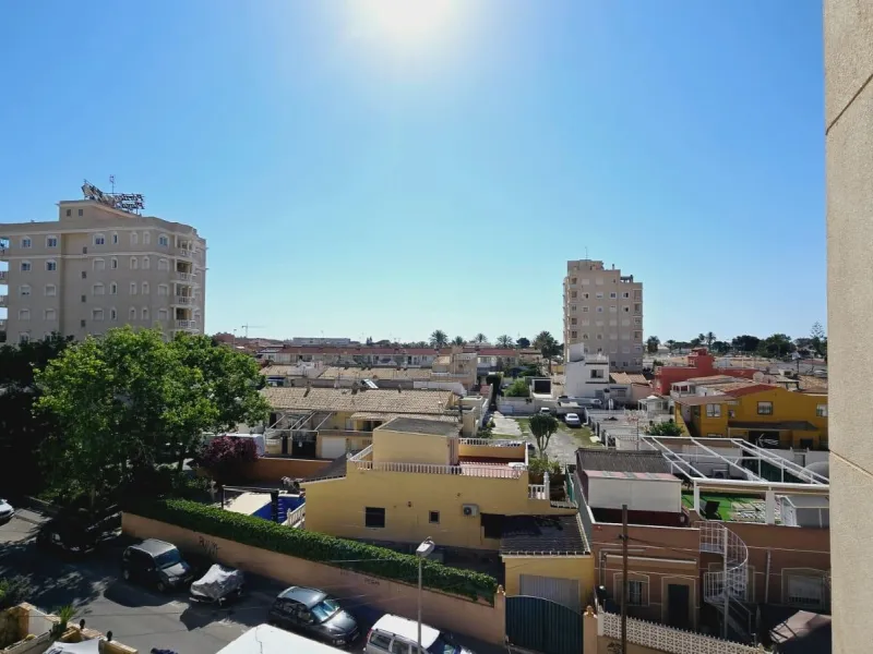VIVIENDA DE 2 HABITACIONES EN PLANTA 4 CON PISCINA Y VISTAS DESPEJADAS
