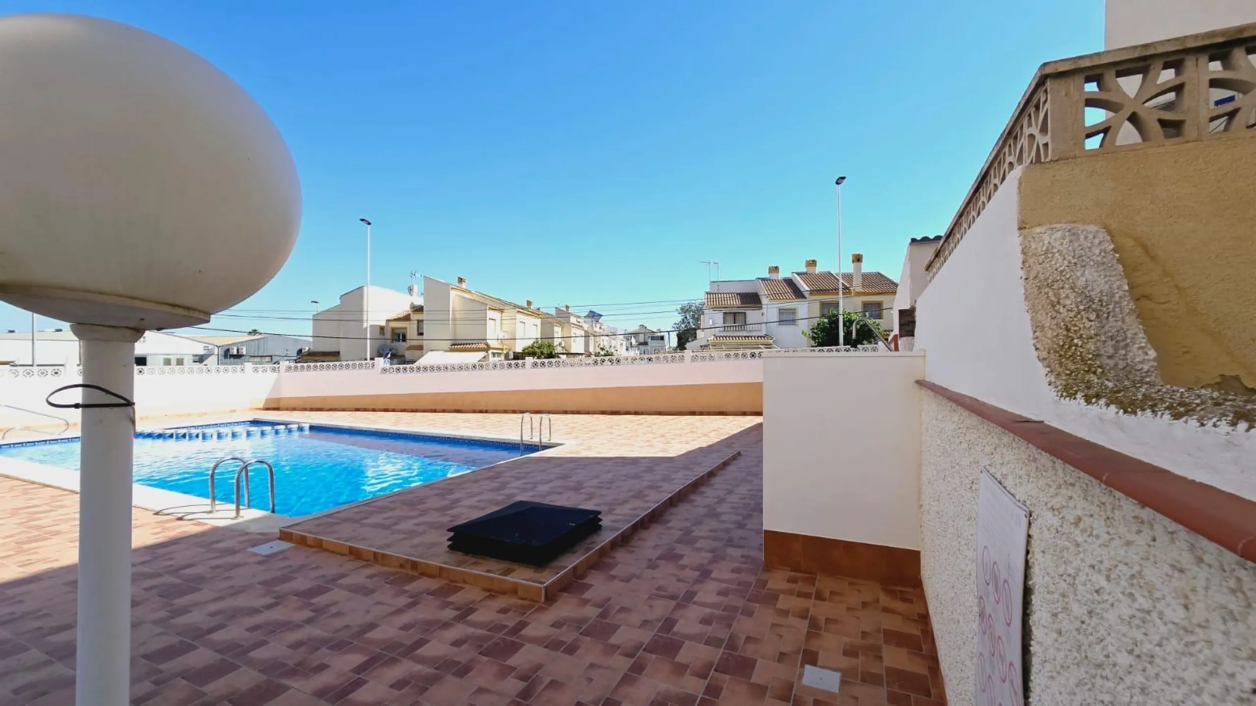 VIVIENDA DE 2 HABITACIONES EN PLANTA 4 CON PISCINA Y VISTAS DESPEJADAS