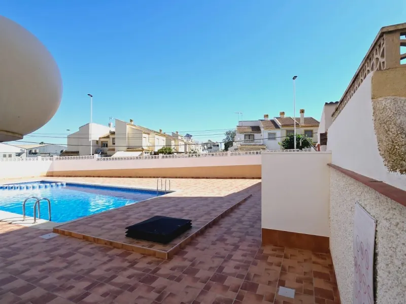 VIVIENDA DE 2 HABITACIONES EN PLANTA 4 CON PISCINA Y VISTAS DESPEJADAS