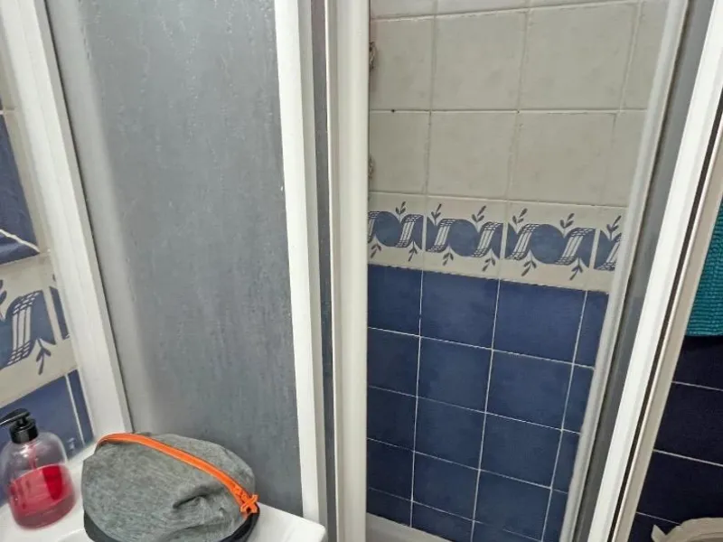 Bungalow bajo en Guardamar : 2 hab, 1 baño, piscina.