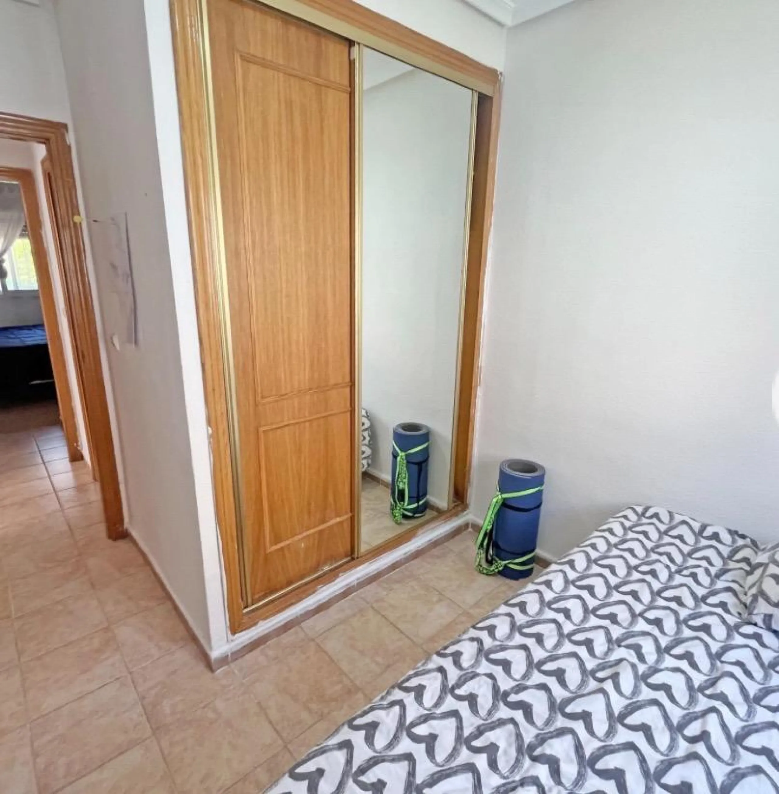 Bungalow bajo en Guardamar : 2 hab, 1 baño, piscina.