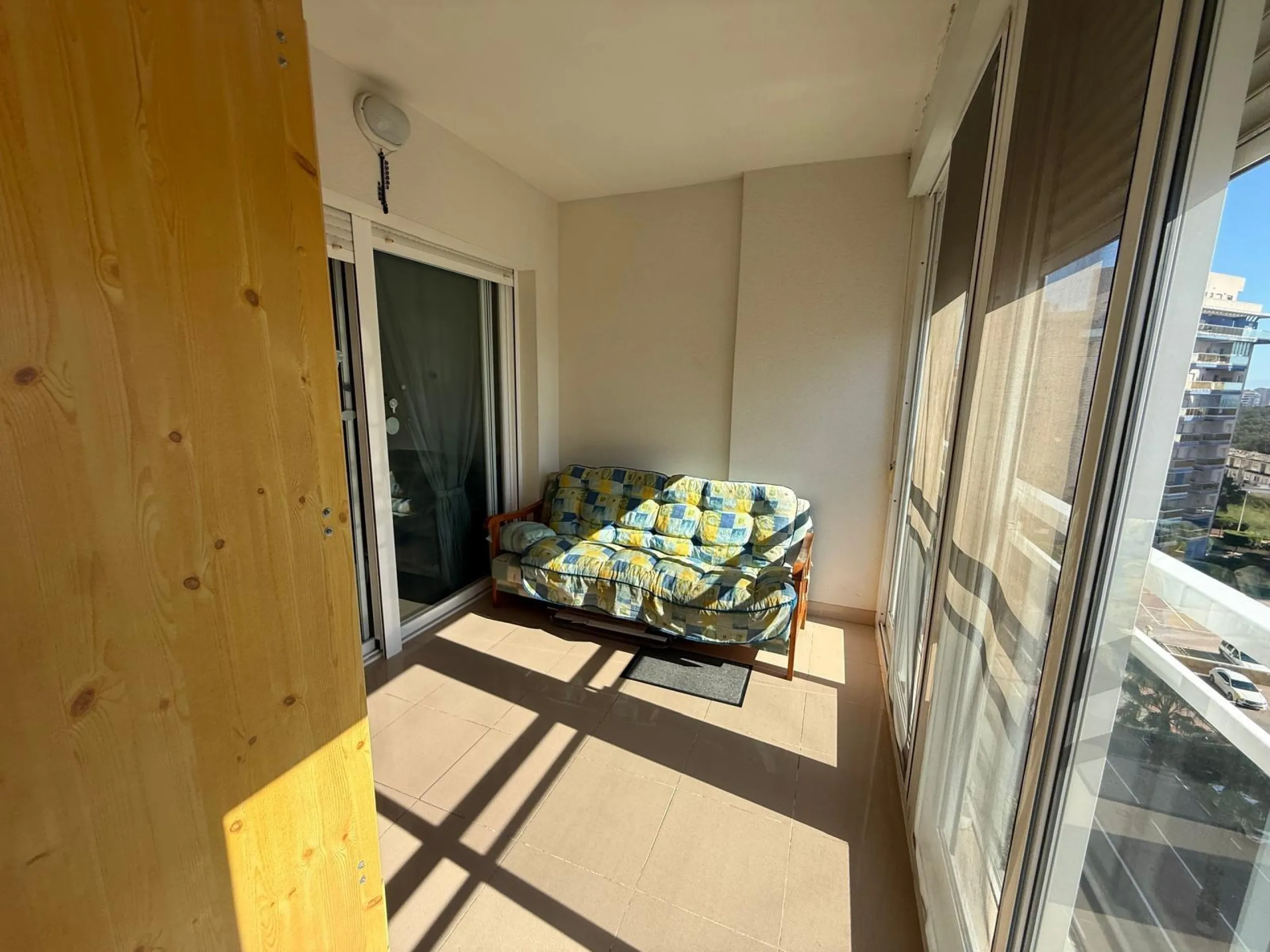 ESPACIOSA VIVIENDA DE 2 HABITACIONES Y 2 BAÑOS + PISCINA EN GUARDAMAR