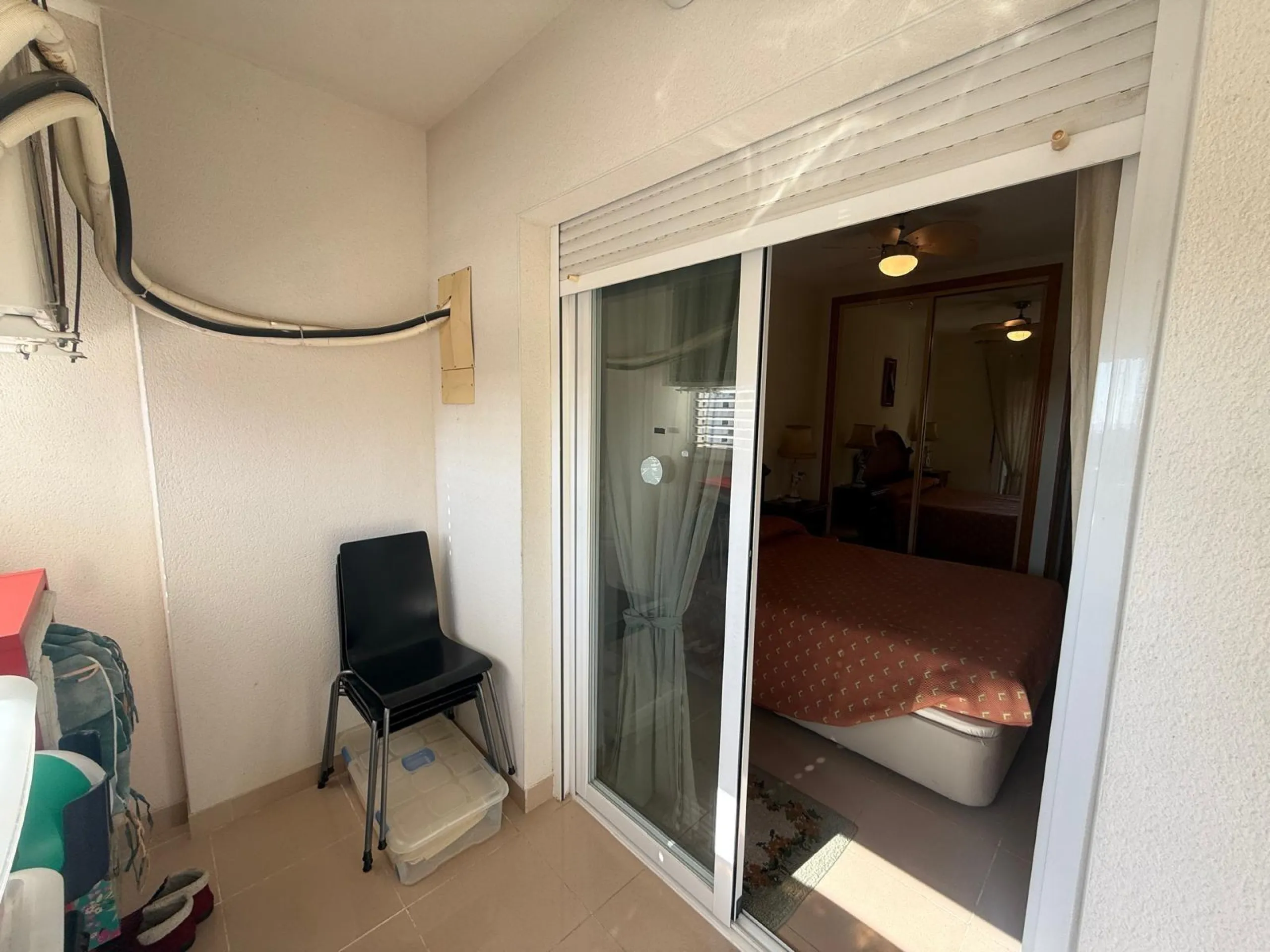 ESPACIOSA VIVIENDA DE 2 HABITACIONES Y 2 BAÑOS + PISCINA EN GUARDAMAR