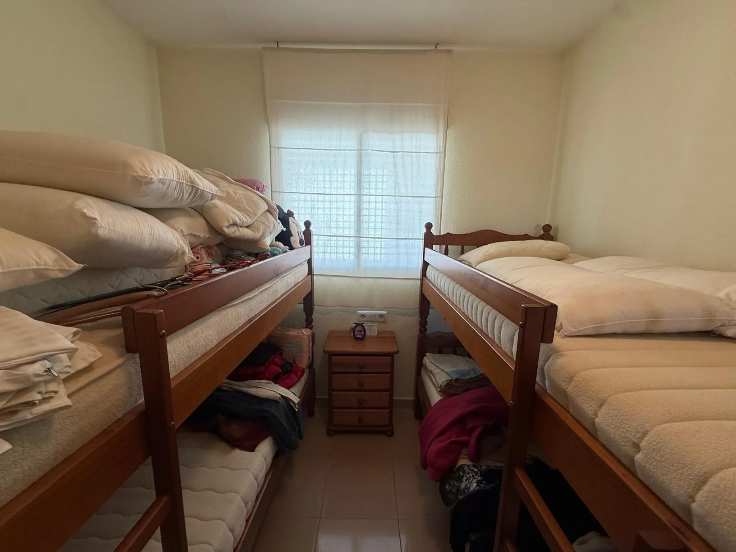 ESPACIOSA VIVIENDA DE 2 HABITACIONES Y 2 BAÑOS + PISCINA EN GUARDAMAR