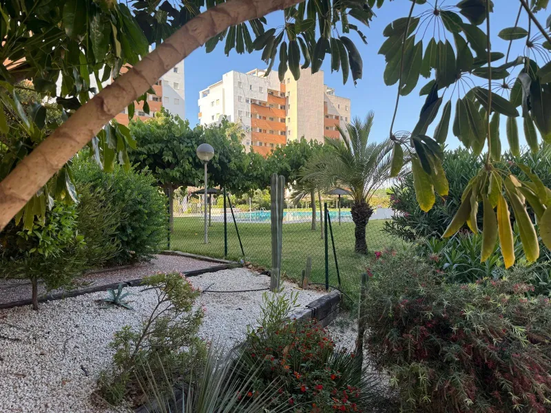 ESPACIOSA VIVIENDA DE 2 HABITACIONES Y 2 BAÑOS + PISCINA EN GUARDAMAR