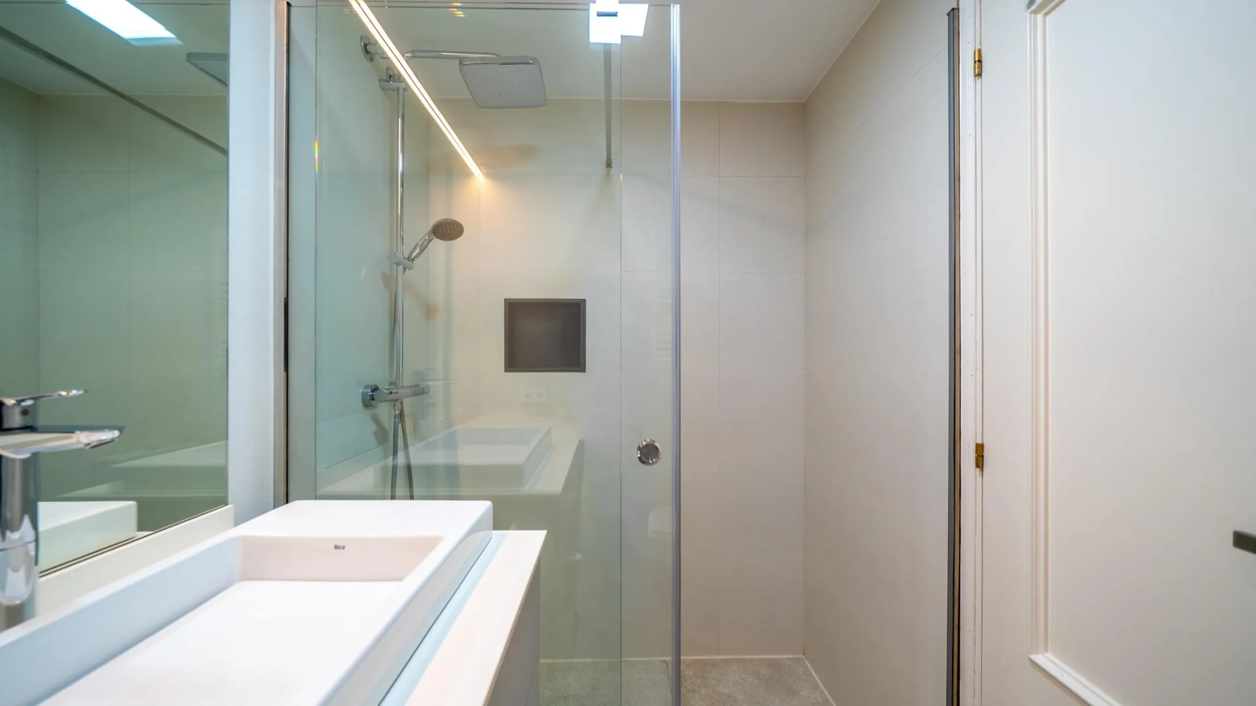 EXCLUSIVE FULLY RENOVATED PROPERTY IN PRADO DE SOMOSAGUAS – LA FINCA