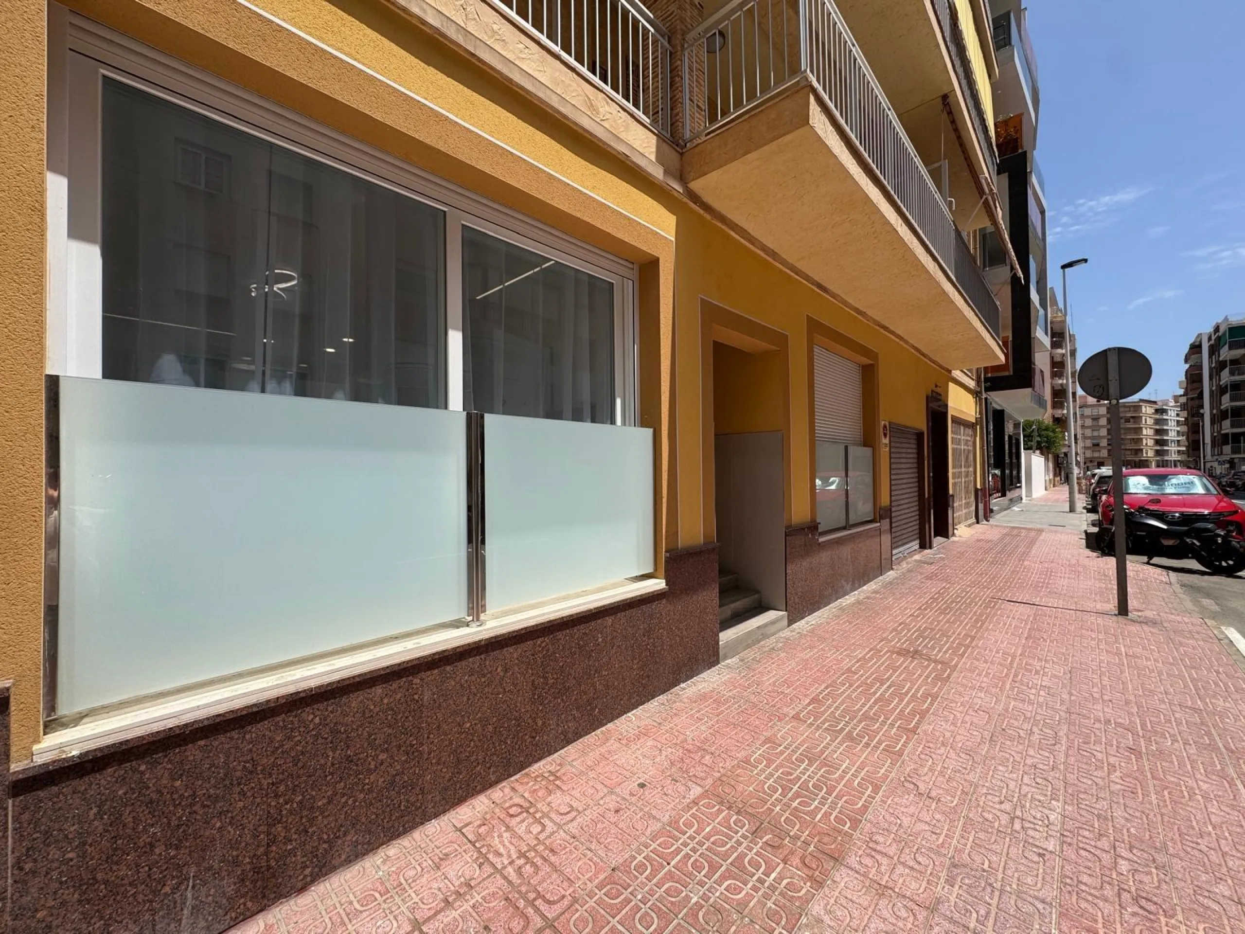 TOTALLY REFURBISHED APARTMENT 50 METERS FROM PLAYA DEL CURA. 2 BEDROOMS. 2 BATHROOMS. BUILT AREA 67 M2.