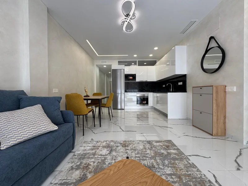 TOTALLY REFURBISHED APARTMENT 50 METERS FROM PLAYA DEL CURA. 2 BEDROOMS. 2 BATHROOMS. BUILT AREA 67 M2.
