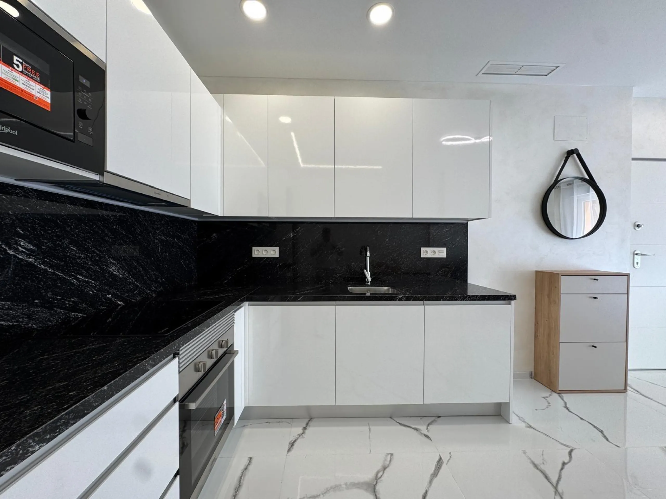 TOTALLY REFURBISHED APARTMENT 50 METERS FROM PLAYA DEL CURA. 2 BEDROOMS. 2 BATHROOMS. BUILT AREA 67 M2.
