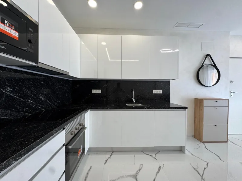 TOTALLY REFURBISHED APARTMENT 50 METERS FROM PLAYA DEL CURA. 2 BEDROOMS. 2 BATHROOMS. BUILT AREA 67 M2.